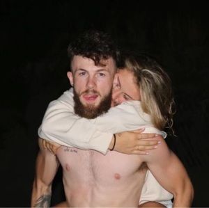 Meet your Posher, Troy